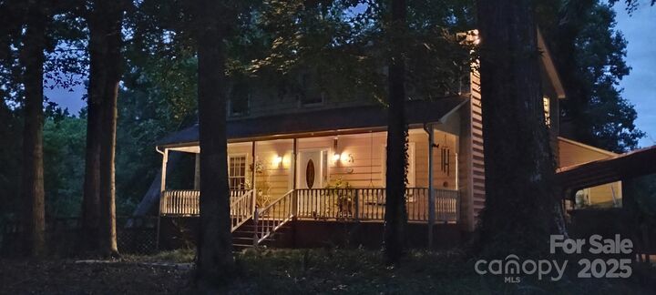 Property Photo: 7144 Chapparall Drive NC 28215
