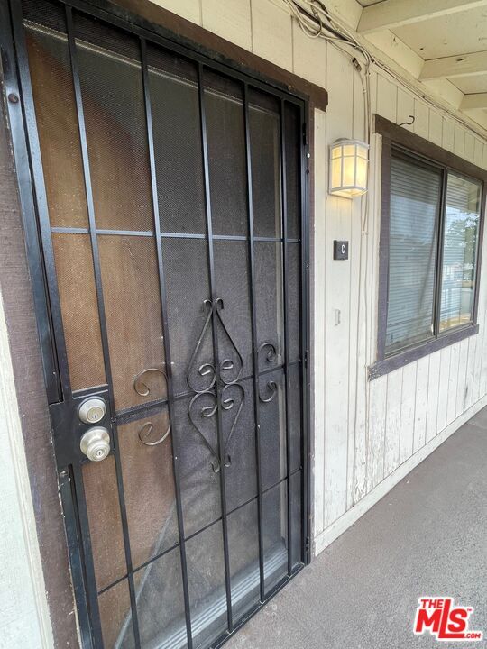 Property Photo:  1817 Blanche St  CA 93304 
