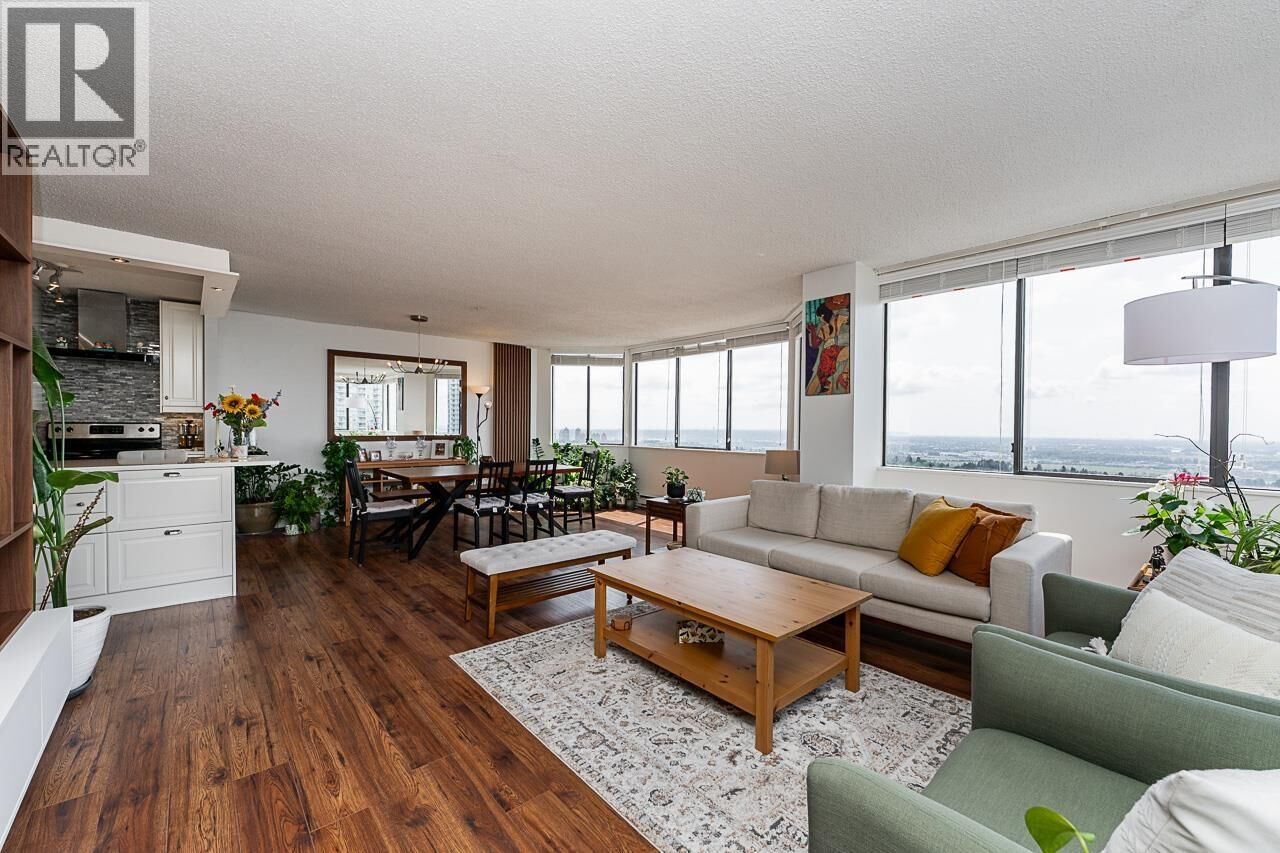 Photo de la propriété:  6540 Burlington Avenue 2505  BC V5H 4G3