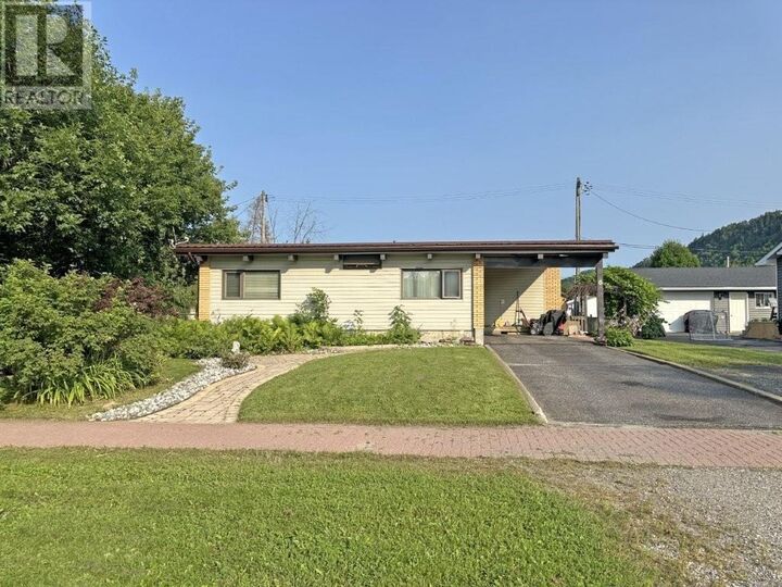 Property Photo:  6 Newton Ave  ON P0T 2P0 