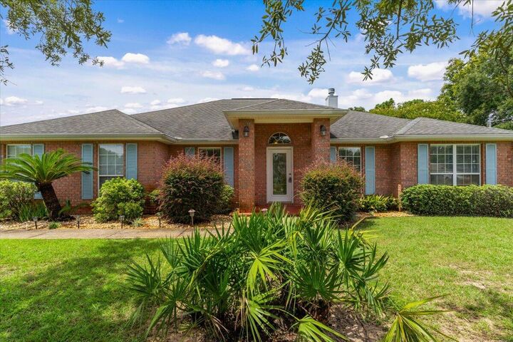 Property Photo:  2025 Resort Street  FL 32566 
