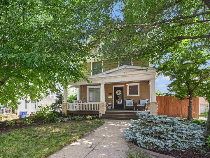 420 Summit Street  Dubuque IA 52001 photo