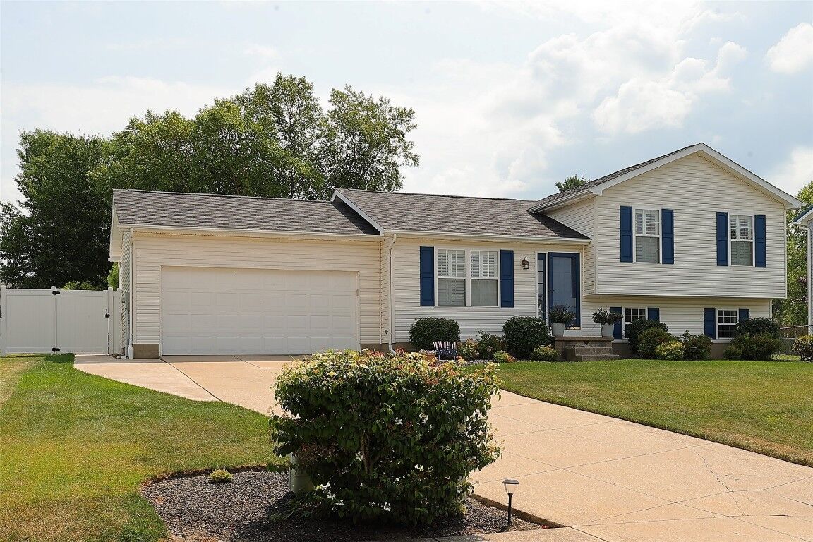 Property Photo:  8719 Valley View Circle  PA 16509 