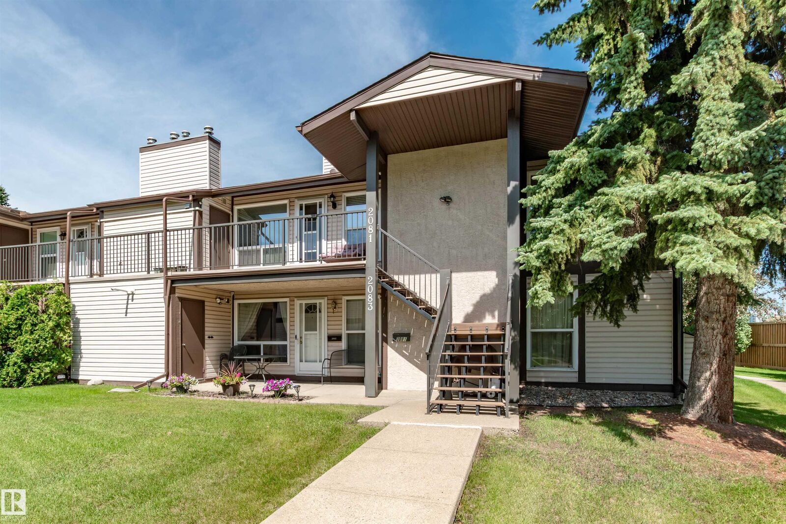 Property Photo: 2081 Saddleback Road NW AB T6J 4T4