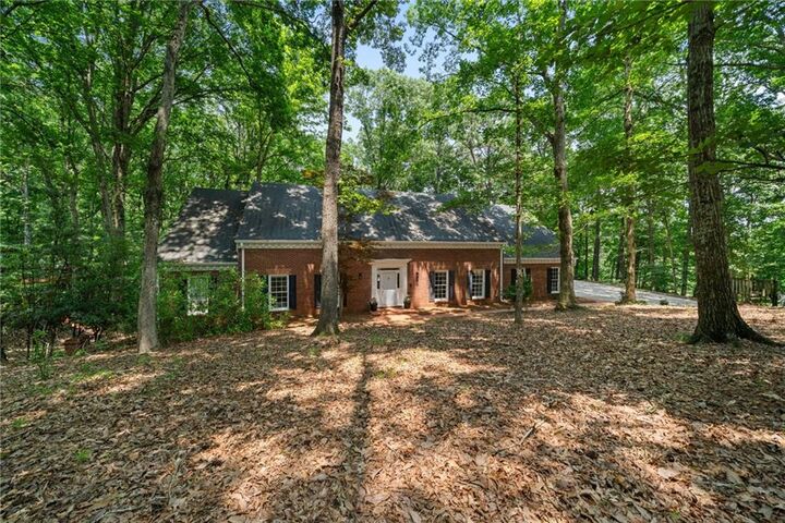 Property Photo:  80 Cliffcreek Trace  GA 30350 