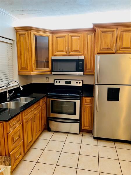 Property Photo: 1301 N 12th Ct 12A FL 33019