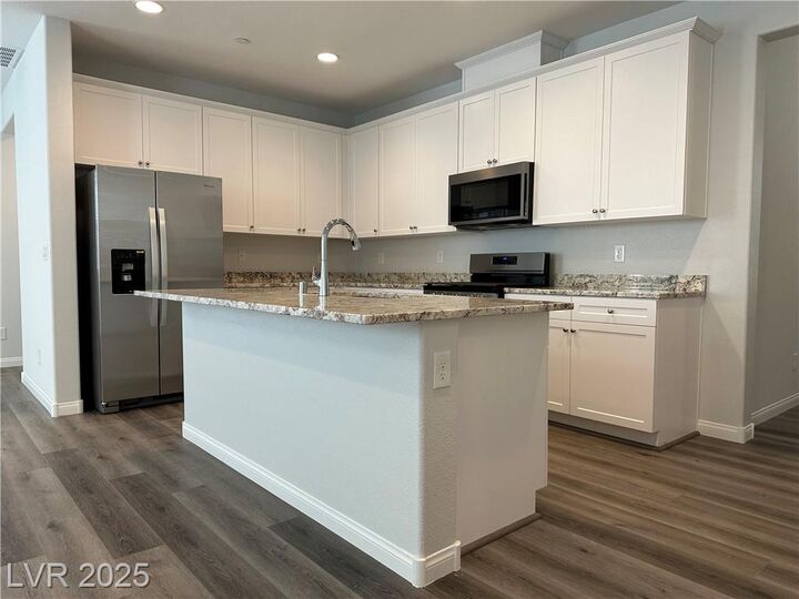 Property Photo: 72 Cadence Crest Avenue NV 89011