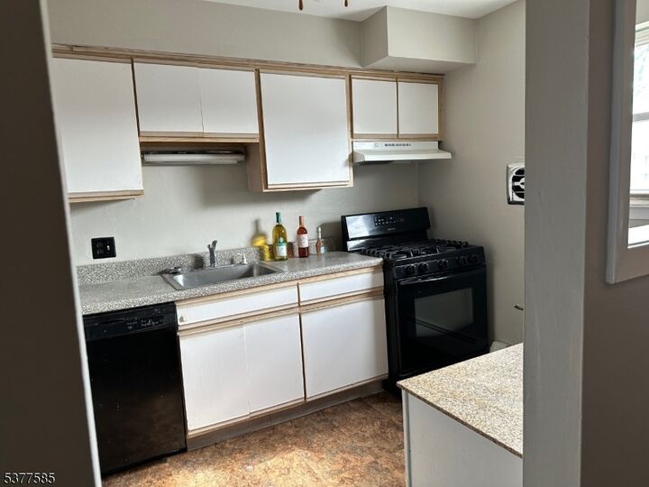 Property Photo: 1143 Valley Rd 1143 NJ 07470