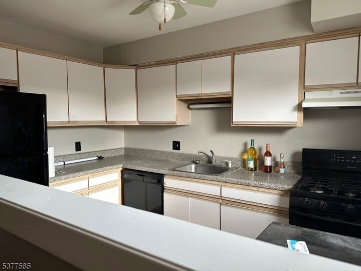 Property Photo: 1143 Valley Rd 1143 NJ 07470