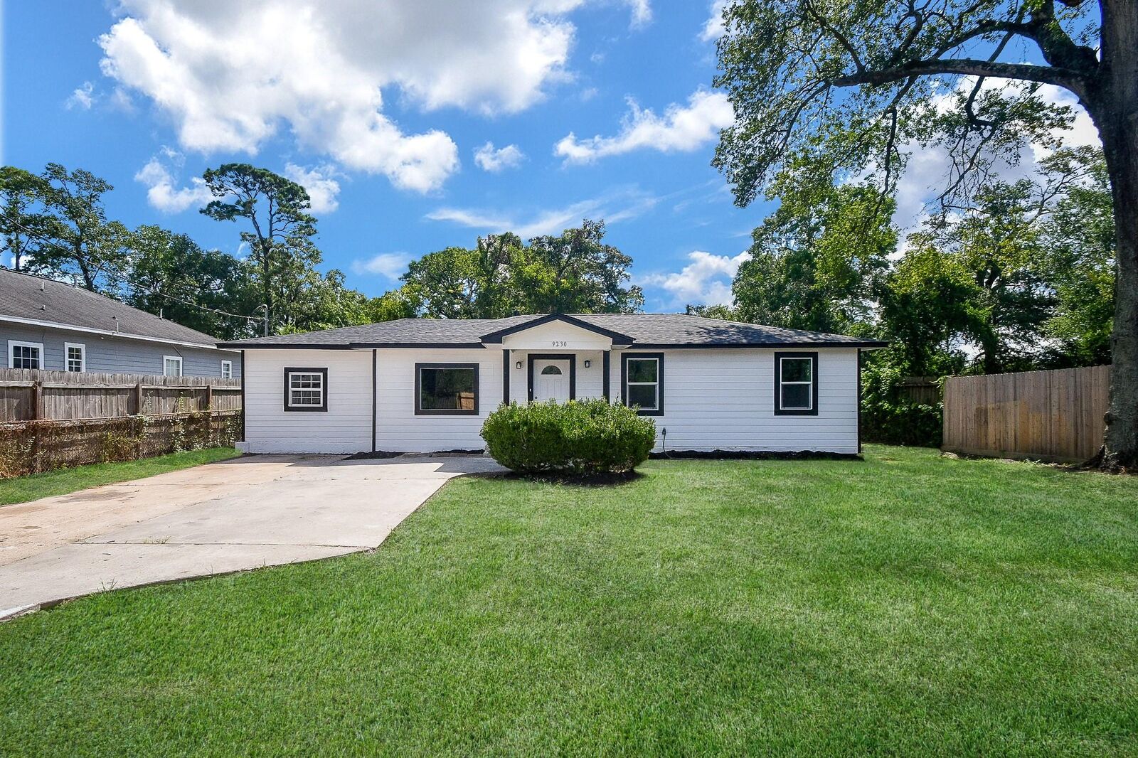 Property Photo:  9230 Lanewood Drive  TX 77016 