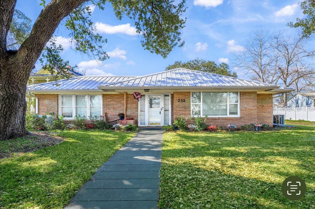Property Photo: 232 S Holland Street TX 77418