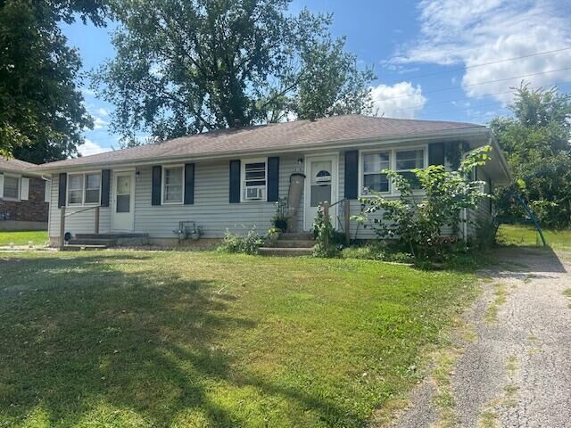 Property Photo:  911 Castlewood Avenue  MO 65251 