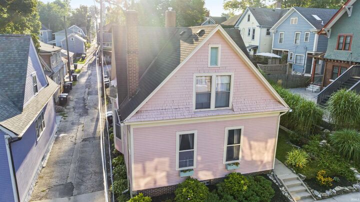 Property Photo:  817 Nelson Street  IN 46802-4128 