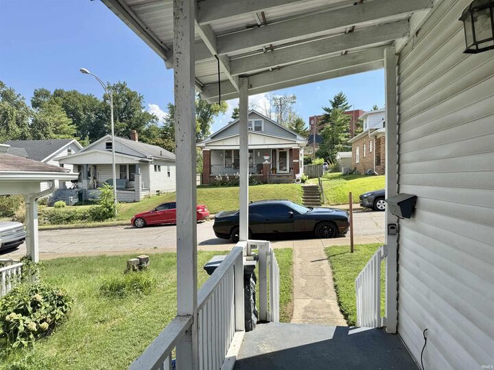 Property Photo: 2627 Edgewood Drive IN 47712