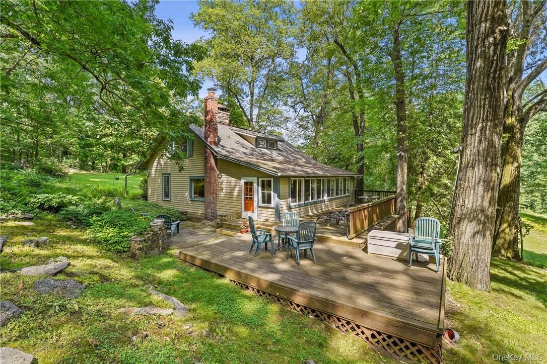 Property Photo:  