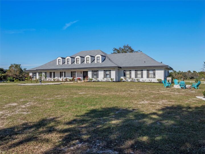 Property Photo:  