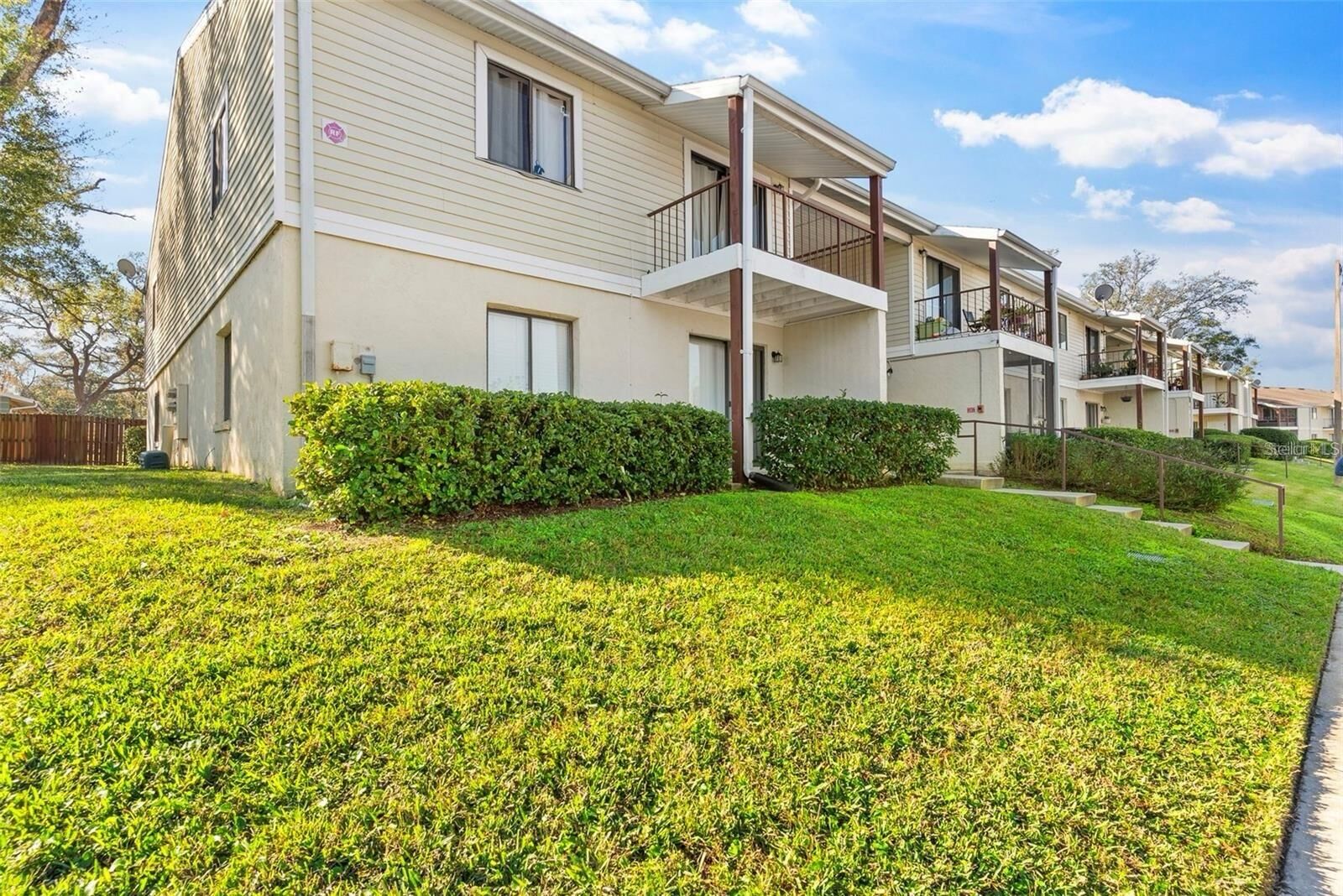 Property Photo: 306 Cherokee Court B FL 32701