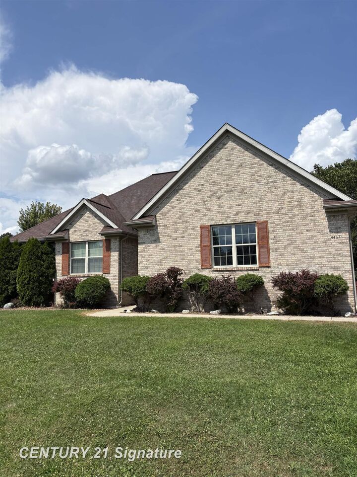 Property Photo:  4437 Pinecreek Drive  MI 48519 