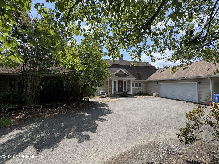 36 White Pine Road  Chesterfield NJ 08515 photo
