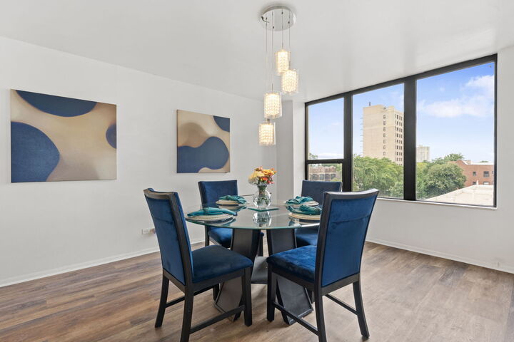 Property Photo:  5201 S Cornell Avenue 4B  IL 60615 