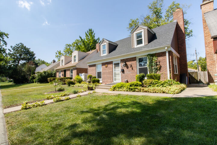 Property Photo:  738 Hull Avenue  IL 60154 