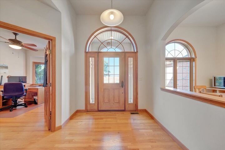 Property Photo:  1845 County Road 1400 N  IL 61802