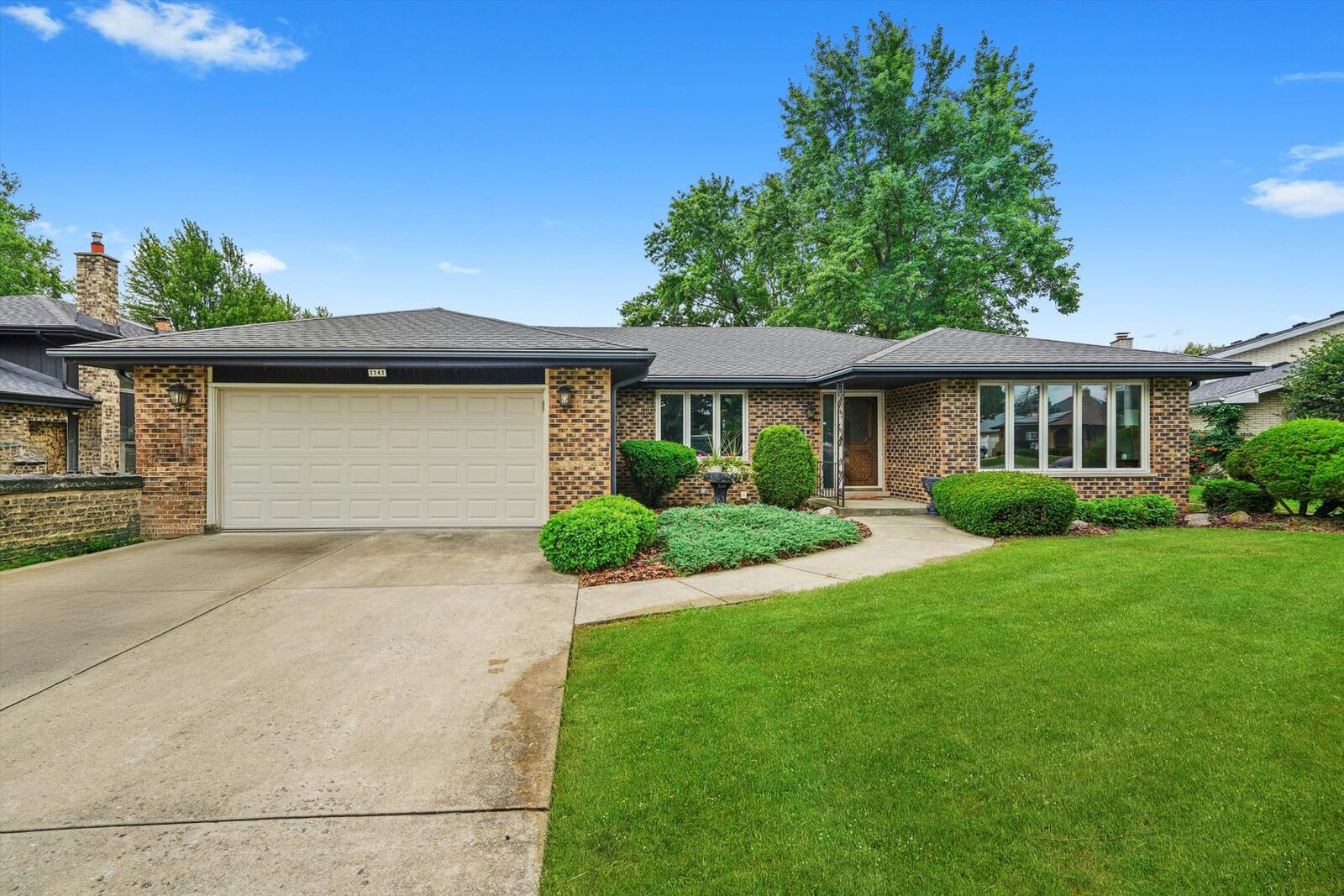 Property Photo: 7747 Cashew Drive IL 60462