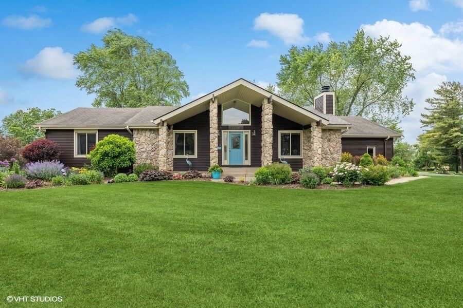 Property Photo:  12219 Baker Terrace  IL 60098 