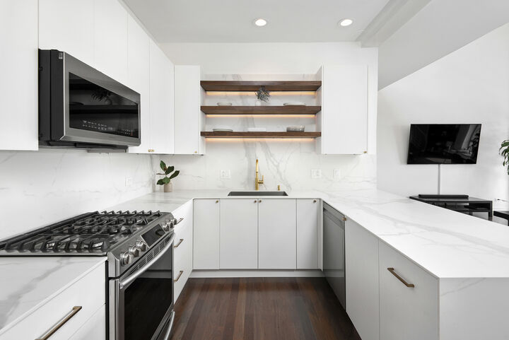 Property Photo:  808 N Greenview Avenue 4C  IL 60642 