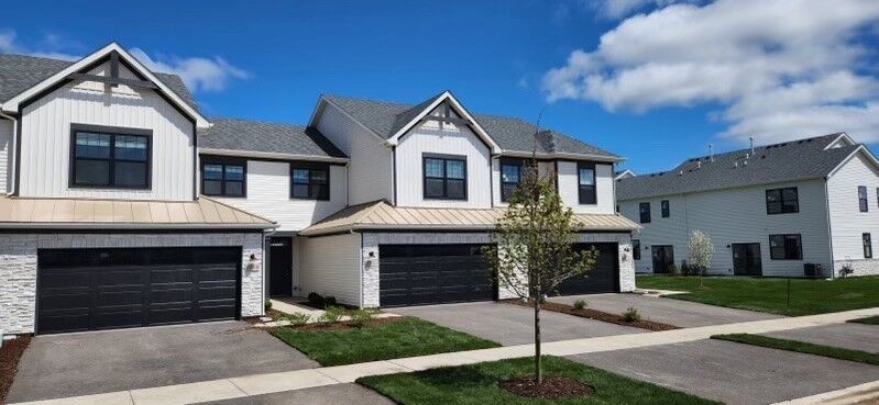 Property Photo:  895 Brielle Boulevard  IL 60136 