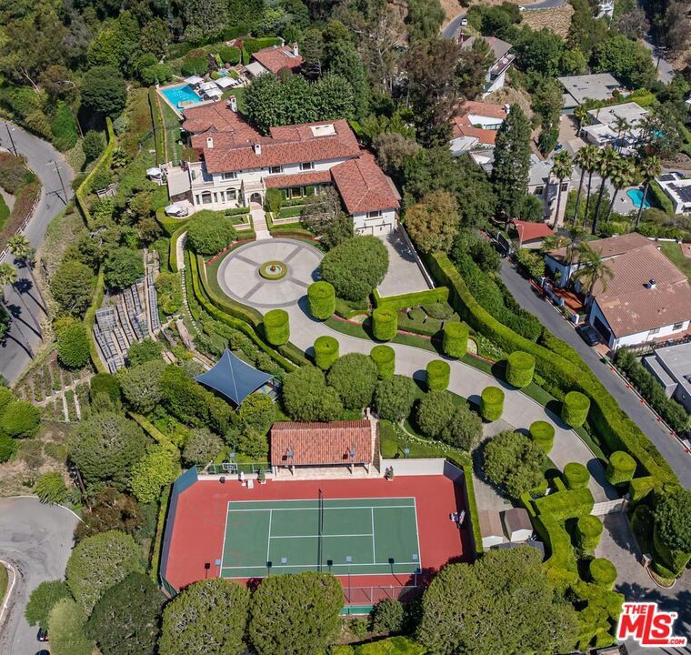Property Photo:  1309 Davies Drive  CA 90210 