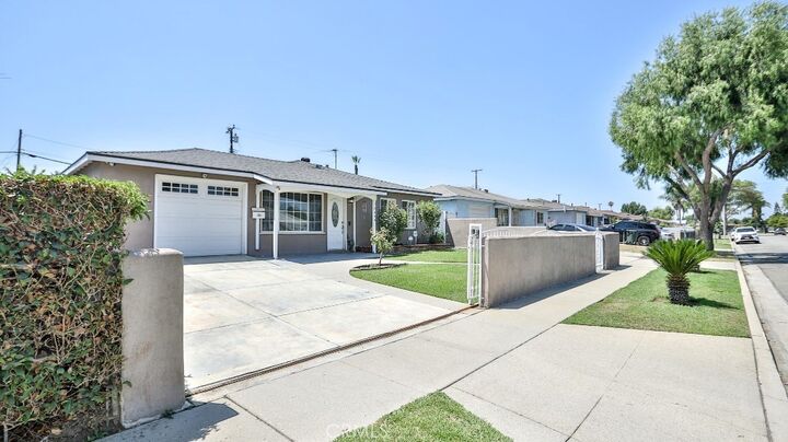 Property Photo:  10444 Van Ruiten Street  CA 90706 