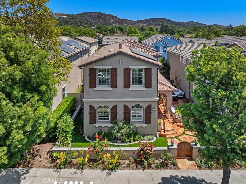 Property Photo: 6 Paverstone Lane CA 92694