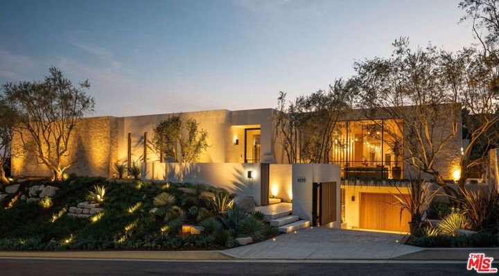 1039 Wallace  Beverly Hills CA 90210 photo
