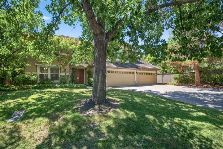 Property Photo: 4910 Alondra Court CA 95762