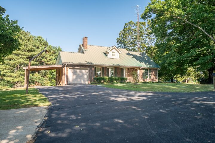 Property Photo:  995 Lexington Hwy  TN 38469 