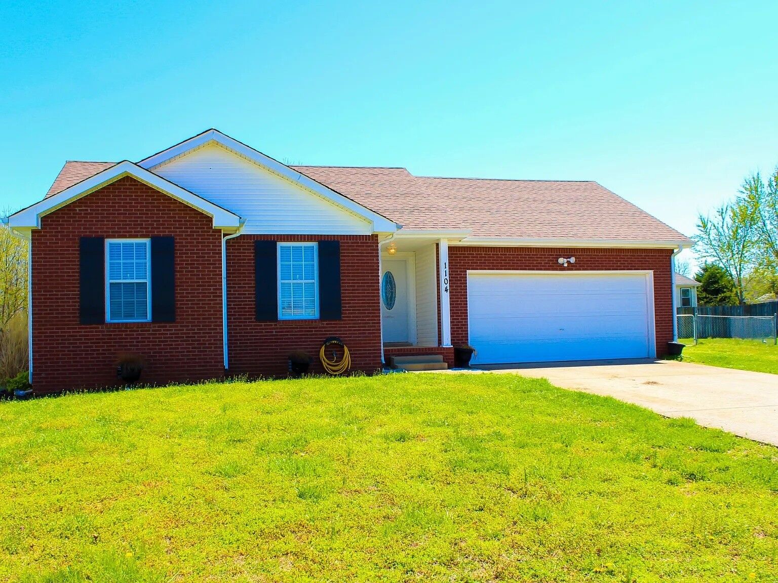Property Photo: 1104 Connemara Way TN 37040