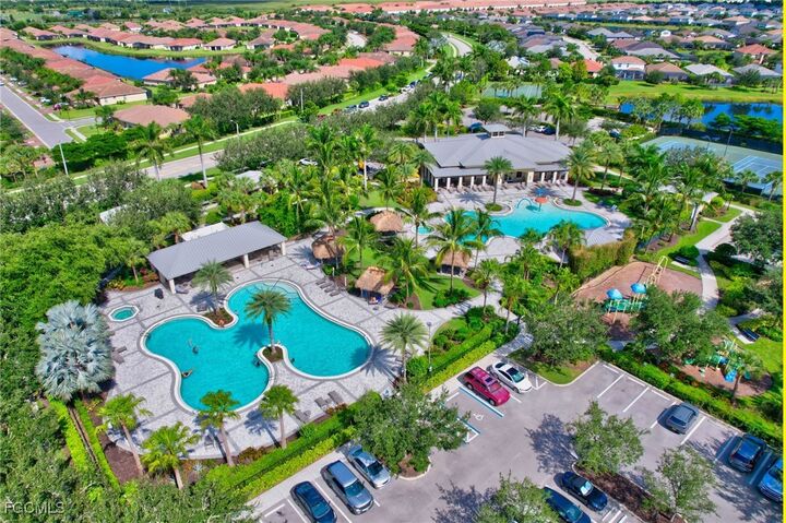 Property Photo:  2073 Fairmont Lane  FL 34120 