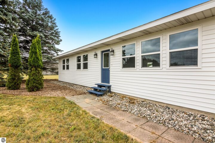 Property Photo: 3066 S M-37 MI 49685