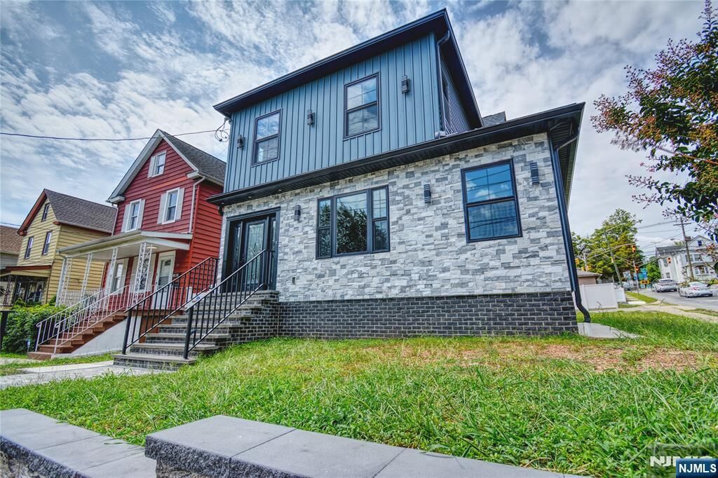 Property Photo:  72 Hille Place  NJ 07660 