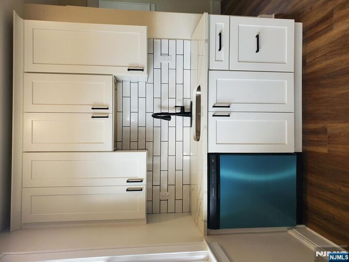 Property Photo:  130 Broughton Avenue Apt B  NJ 07003 