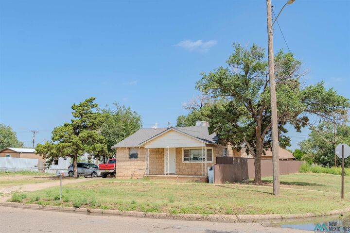 Property Photo:  920 E Grand Avenue  NM 88101 