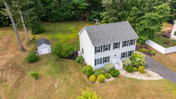 Property Photo:  6 Cortland Drive  NH 03042 
