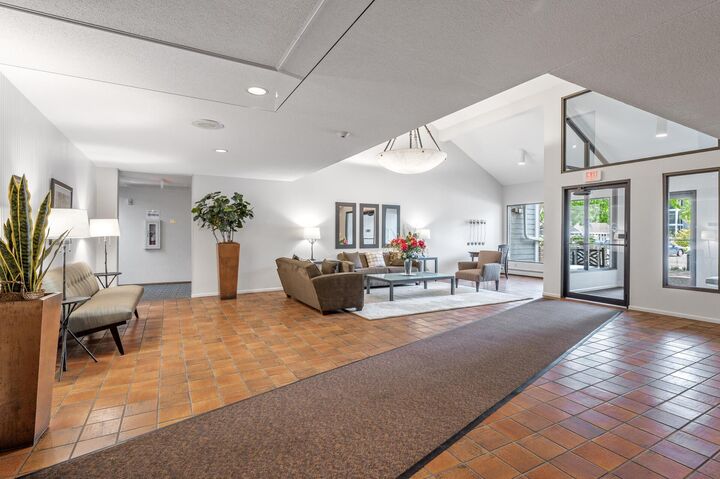 Property Photo:  3020 Saint Albans Mill Road 215  MN 55305 