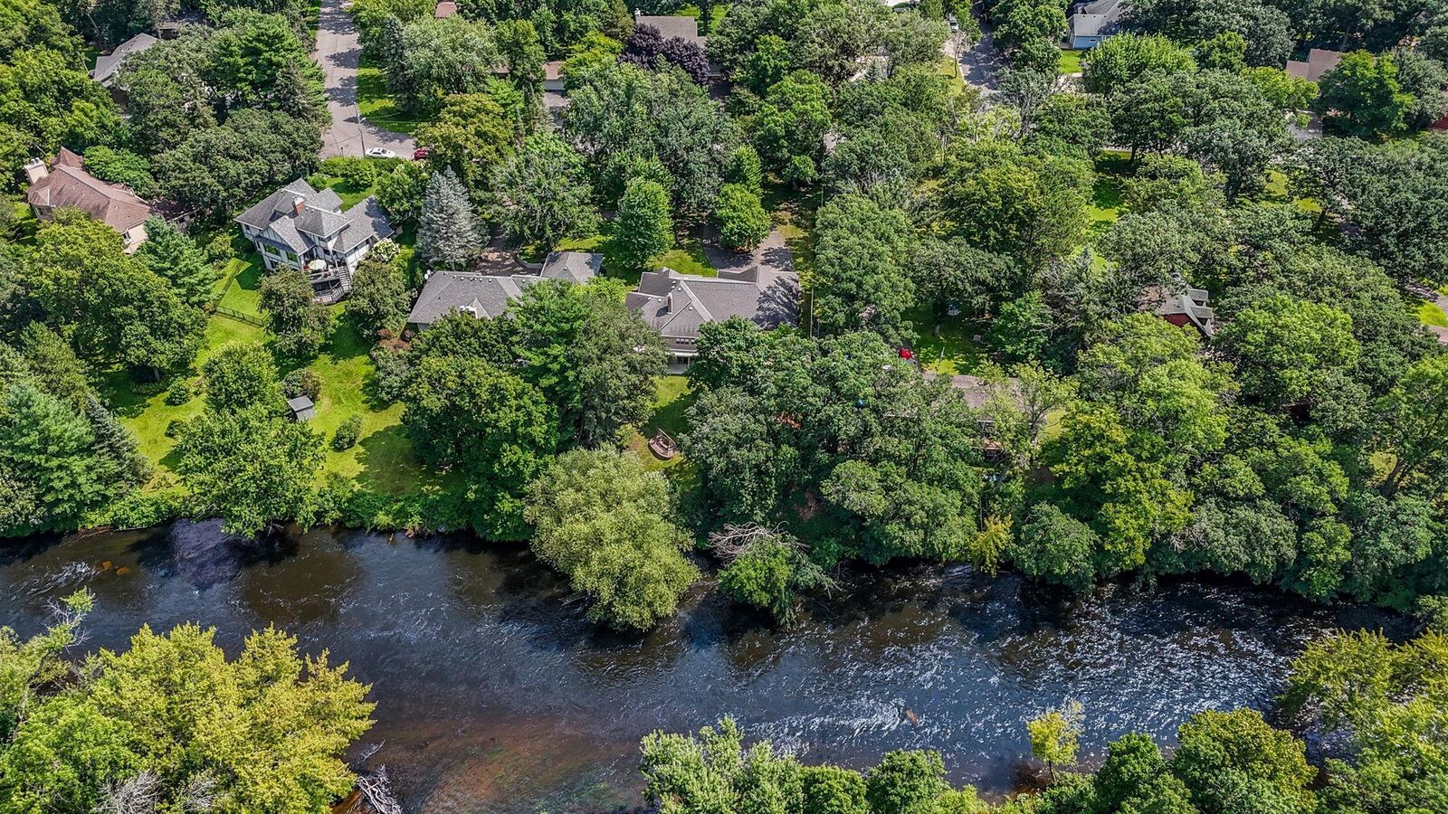 Property Photo: 2725 Park Drive MN 56303
