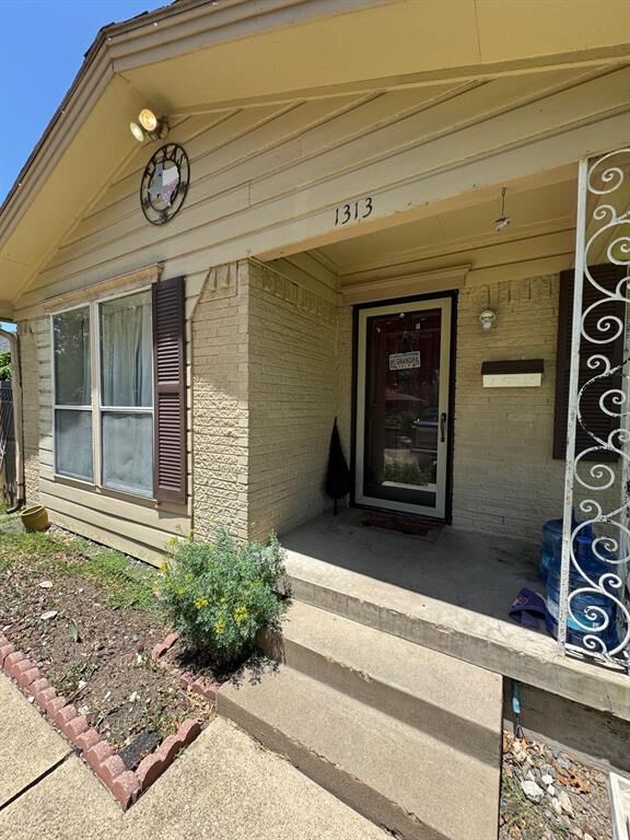 Property Photo:  1313 Caldwell Drive  TX 75041 