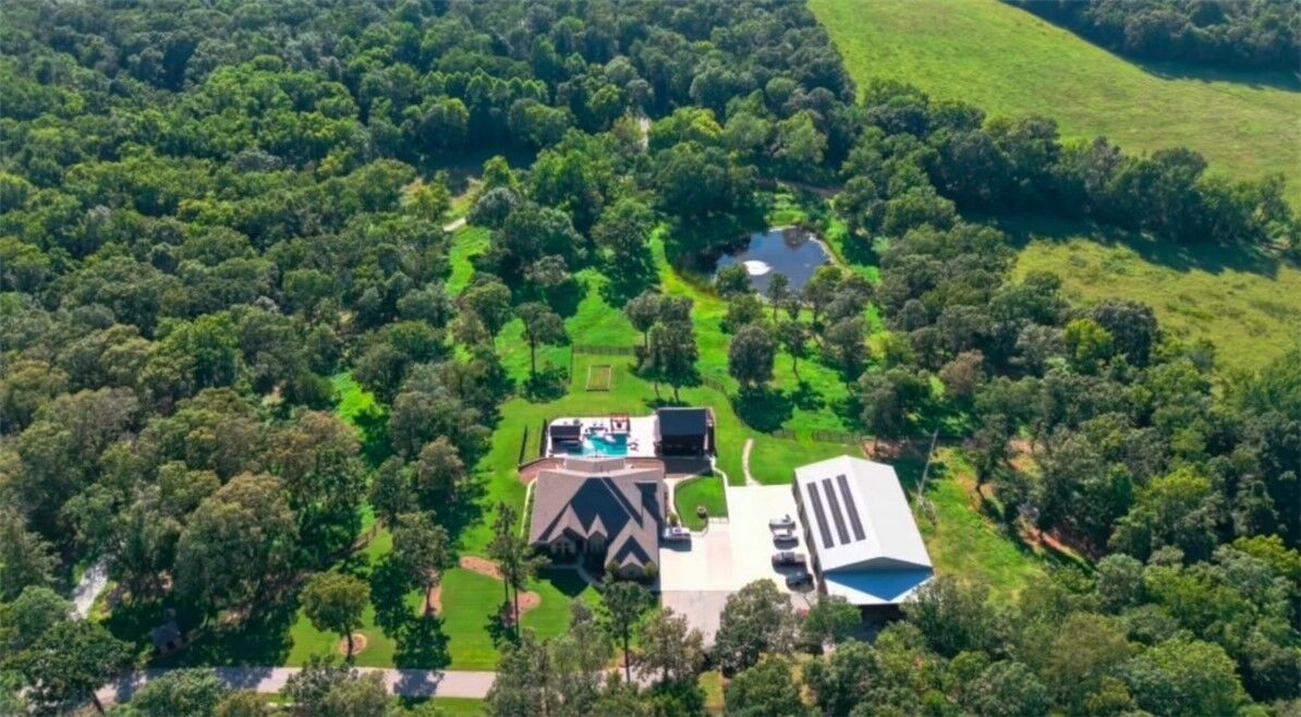 Property Photo:  10107 Noah Road  AR 72736 