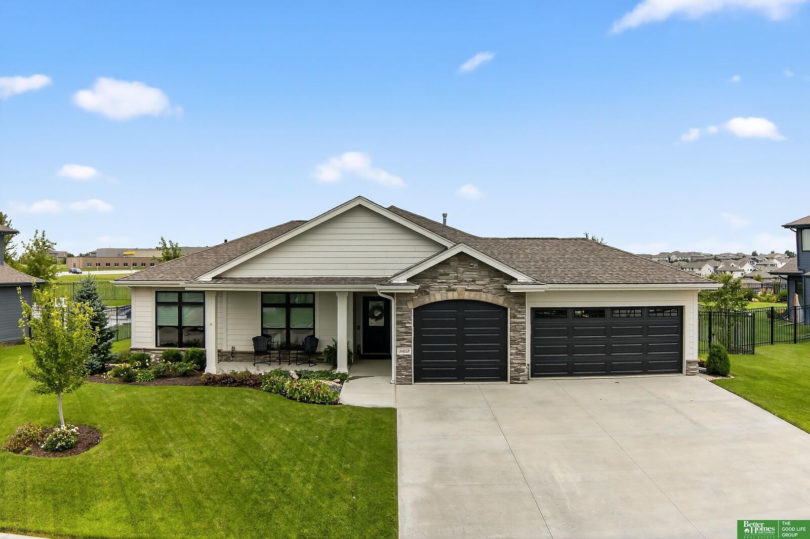 Property Photo: 18659 Camelback Avenue NE 68136