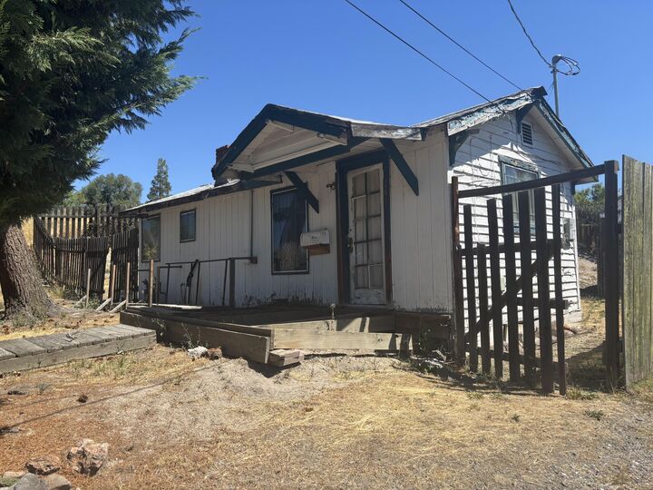241 Mortimer Street  Klamath Falls OR 97601 photo