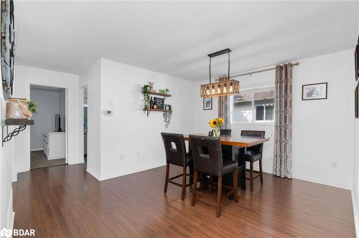 Photo de la propriété: 141 Dyer Drive ON L9Z 1M1